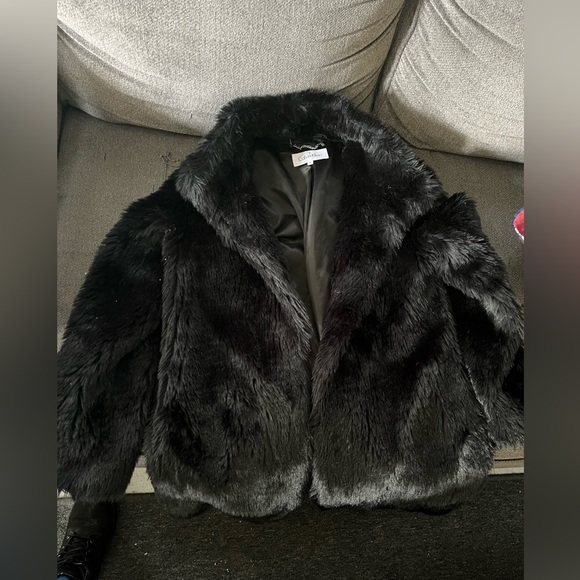 Calvin Klein faux fur coat - Picture 5 of 5